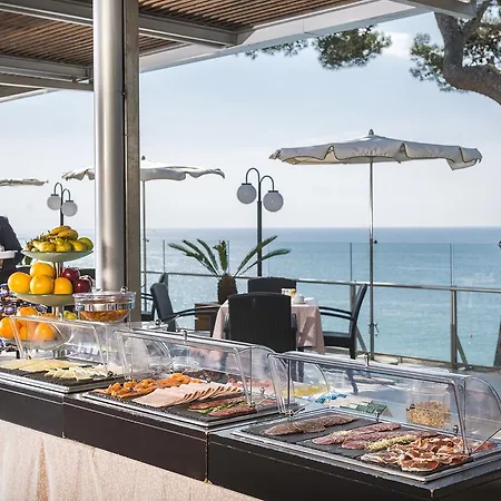 圣玛尔塔酒店 5* 滨海略雷特