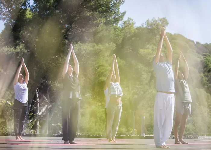 圣玛尔塔酒店 5* 滨海略雷特